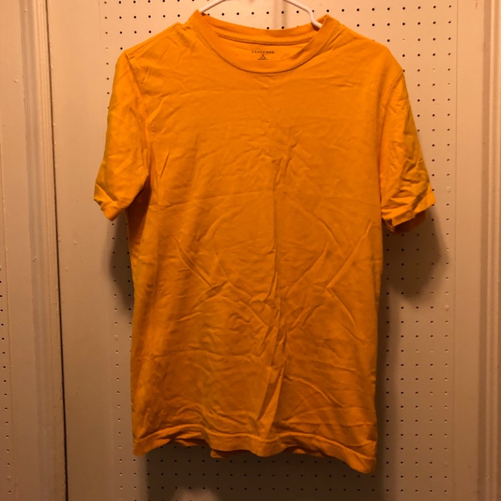⭐️ Men’s Lands End Mustard T-shirt Sz S EUC